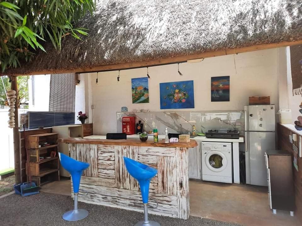 Cazhibiscus Bed & Breakfast ทรู โอซ์ บิชส์ ภายนอก รูปภาพ