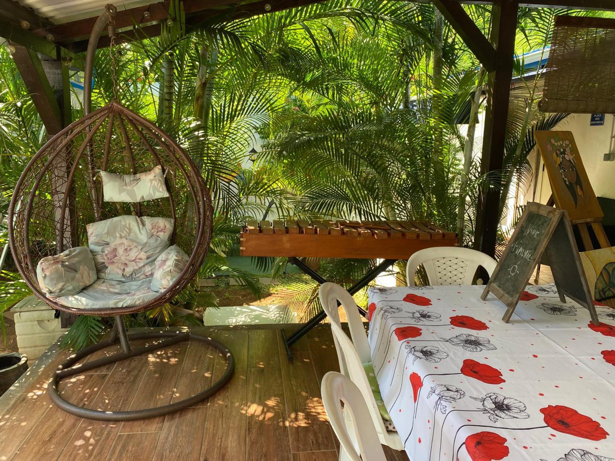 Cazhibiscus Bed & Breakfast ทรู โอซ์ บิชส์ ภายนอก รูปภาพ