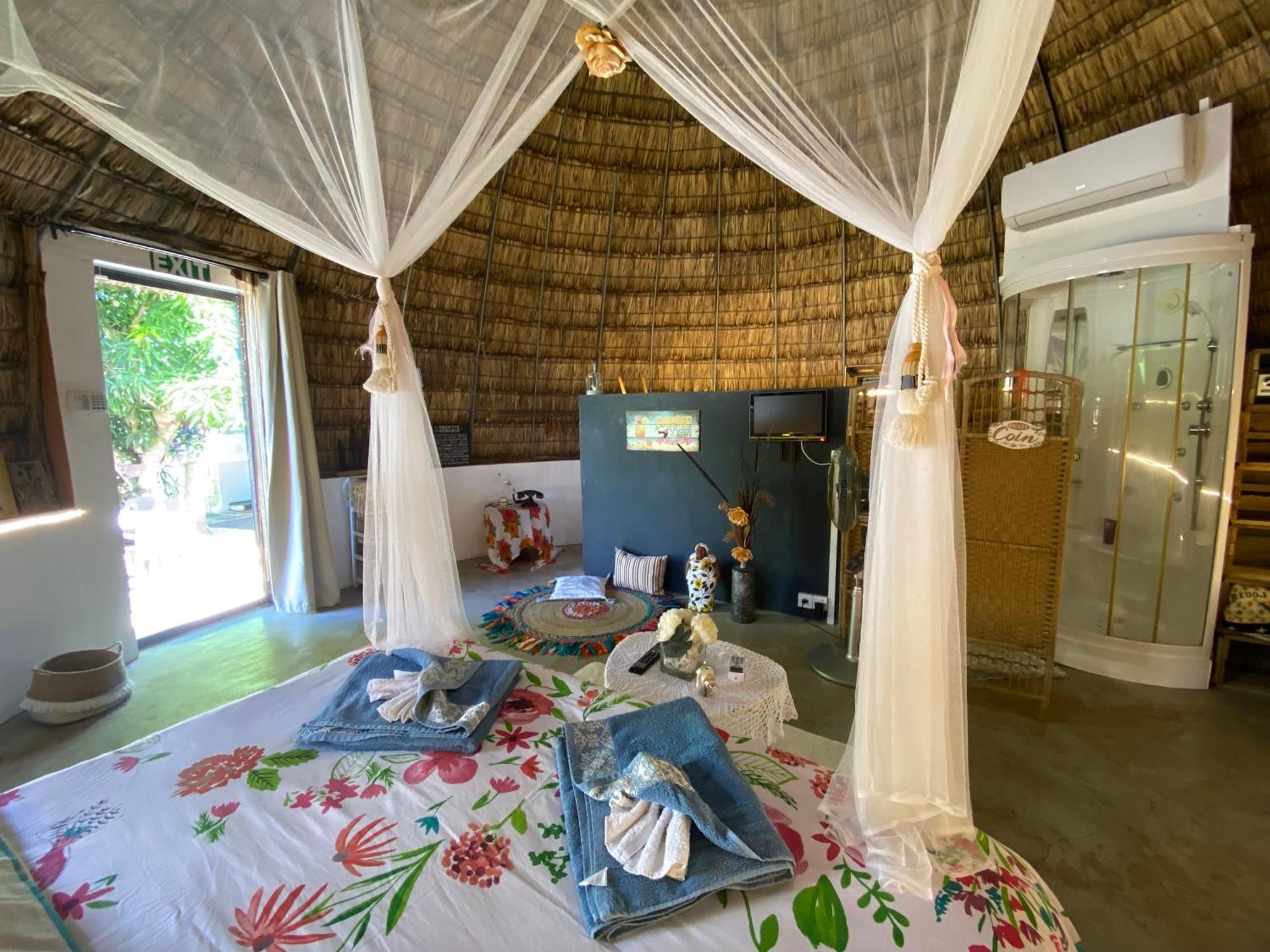 Cazhibiscus Bed & Breakfast ทรู โอซ์ บิชส์ ภายนอก รูปภาพ